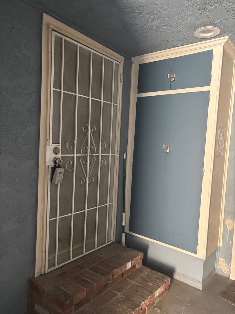 Apartment for rent at 10822 Hartsook St, North Hollywood, CA 91601