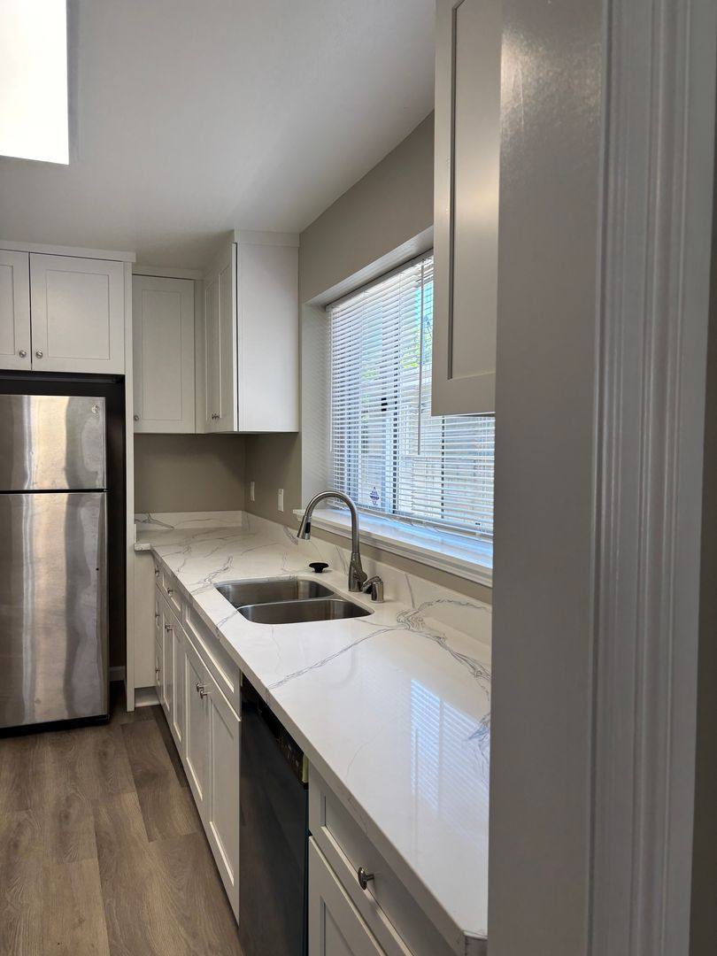 Apartment for rent at 10822 Hartsook St, North Hollywood, CA 91601