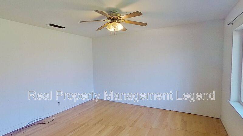House for rent at 307 Depot St, Whitesboro, TX 76273