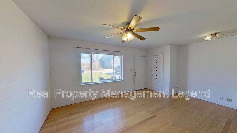 House for rent at 307 Depot St, Whitesboro, TX 76273