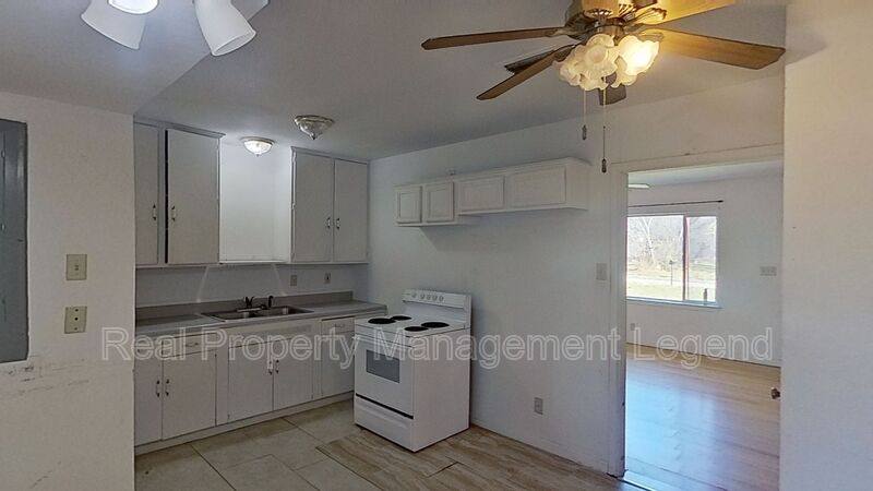 House for rent at 307 Depot St, Whitesboro, TX 76273