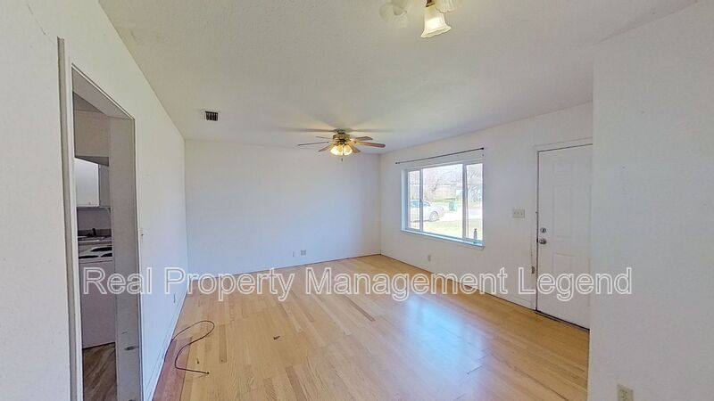 House for rent at 307 Depot St, Whitesboro, TX 76273