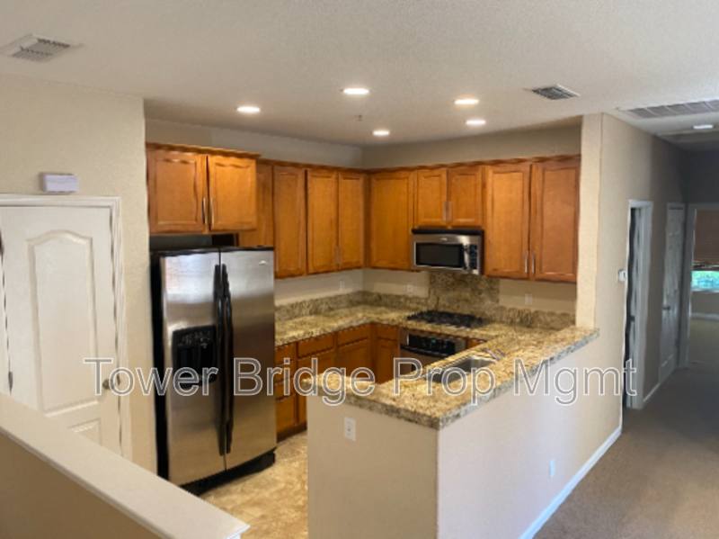 Condo for rent at 3301 N Park Dr #1411, Sacramento, CA 95835