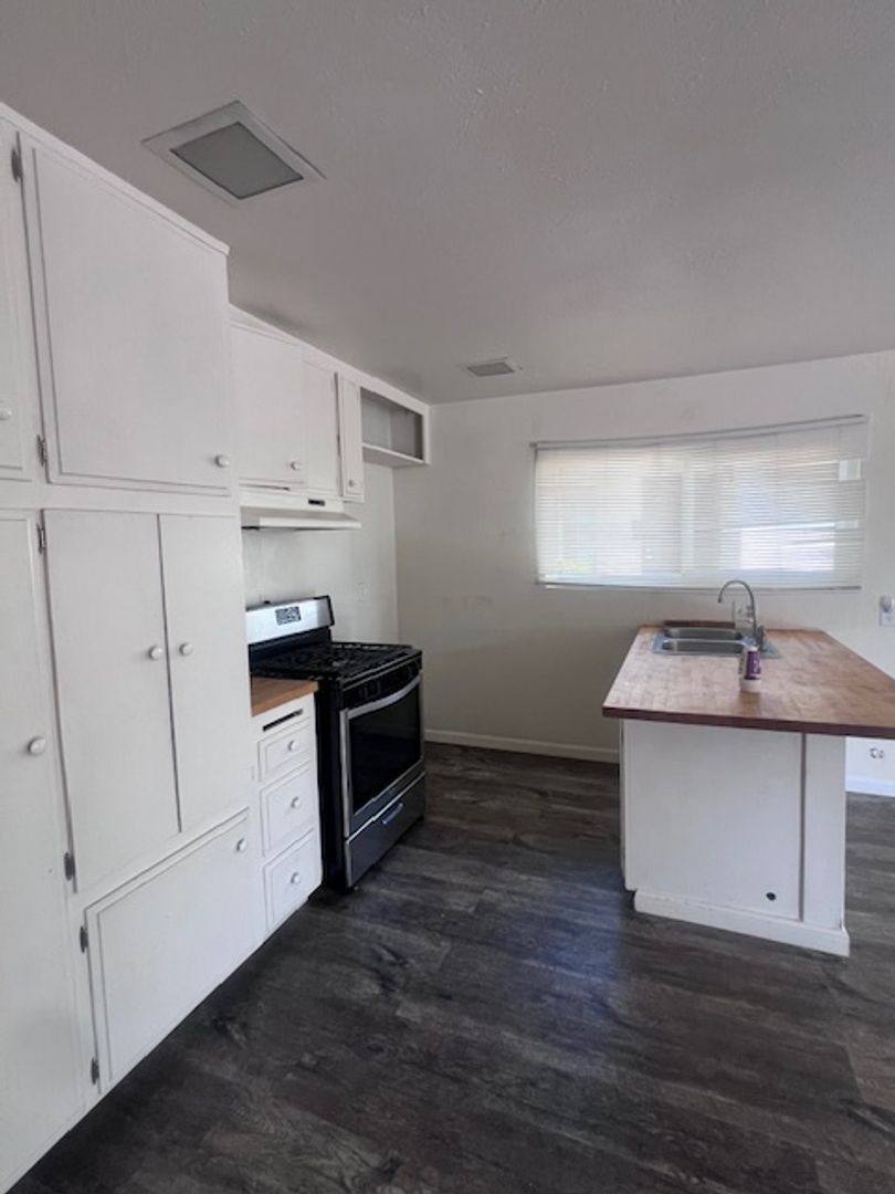 Apartment for rent at 1331 N Pennsylvania Ave, Colton, CA 92324