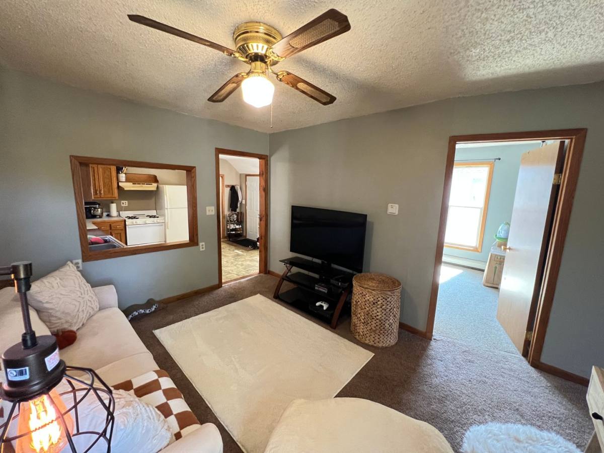 Apartment for rent at 2014 1 2 Banks Ave, Superior, WI 54880