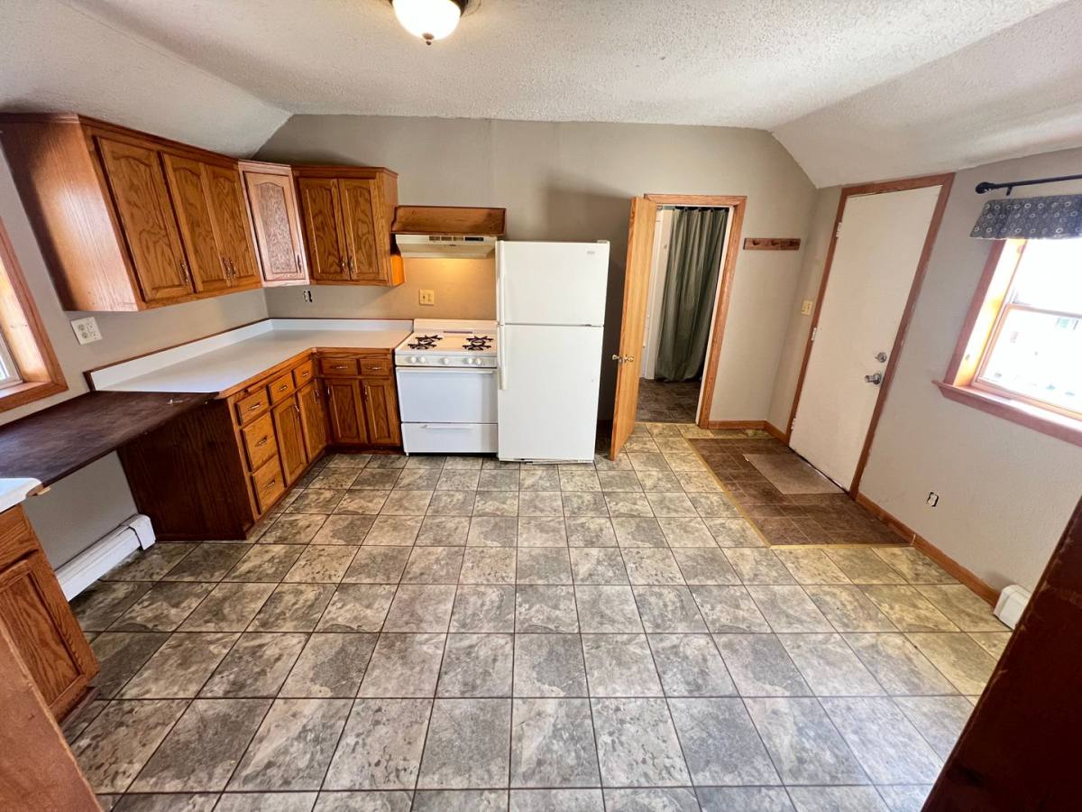 Apartment for rent at 2014 1 2 Banks Ave, Superior, WI 54880