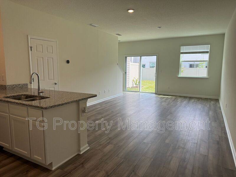 House for rent at 7665 Merchants Way, Jacksonville, FL 32222