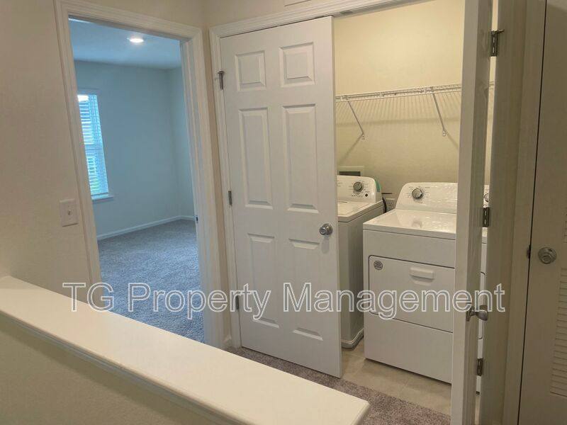 House for rent at 7665 Merchants Way, Jacksonville, FL 32222
