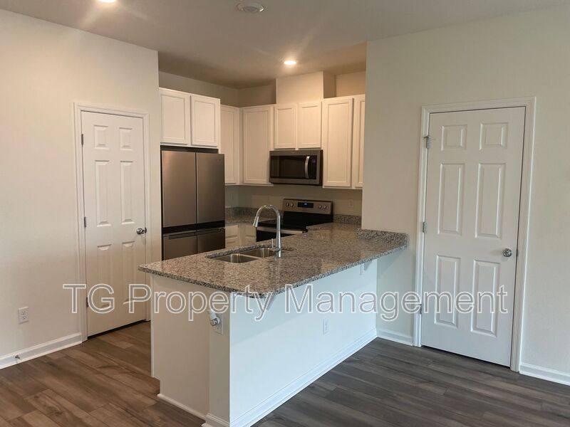 House for rent at 7665 Merchants Way, Jacksonville, FL 32222