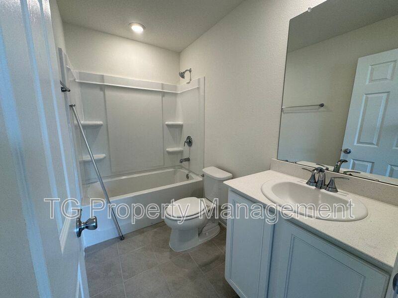 House for rent at 7665 Merchants Way, Jacksonville, FL 32222