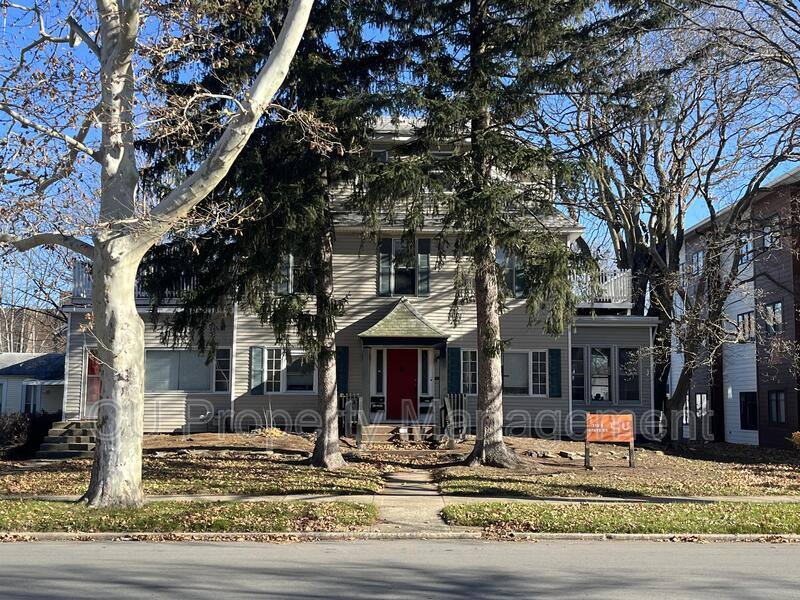 Apartment for rent at 312 S State St #3, Champaign, IL 61820