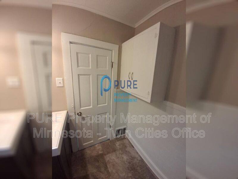 Apartment for rent at 637 Earl St #2, Saint Paul, MN 55106