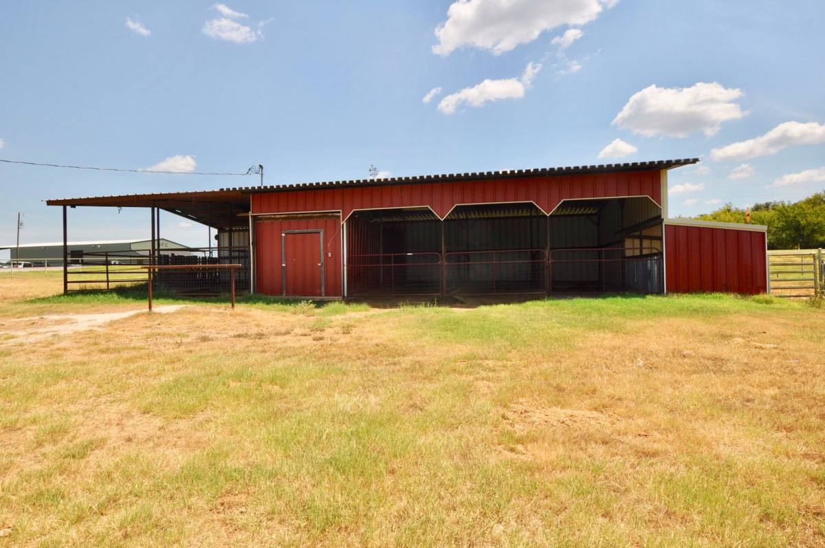 House for rent at 6212 Granbury Highway, Weatherford, TX 76087