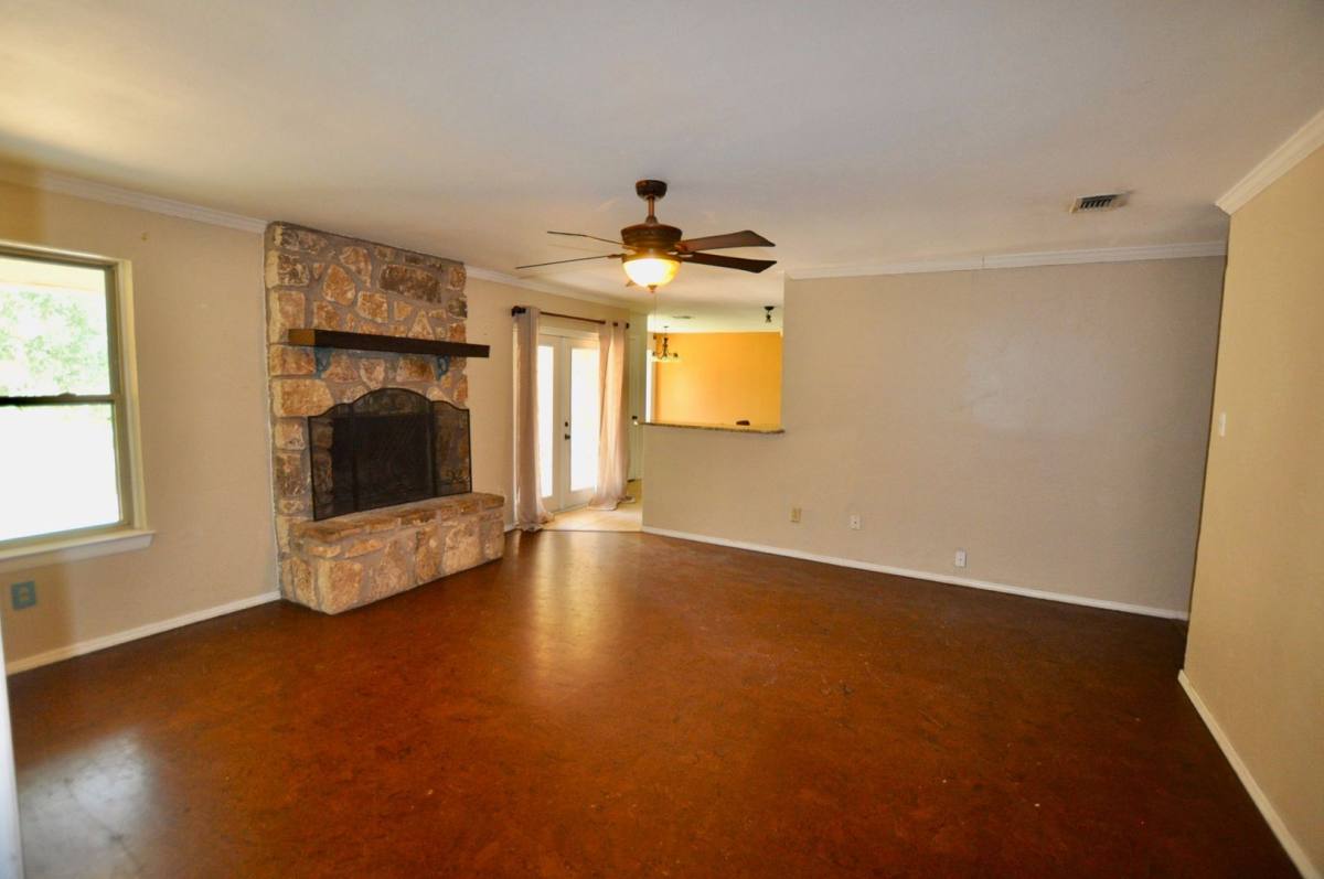 House for rent at 6212 Granbury Highway, Weatherford, TX 76087
