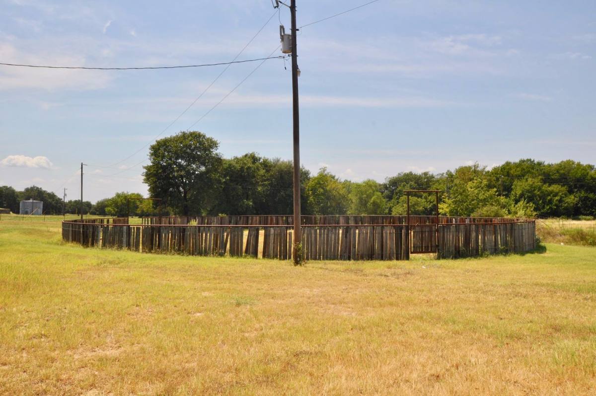 House for rent at 6212 Granbury Highway, Weatherford, TX 76087