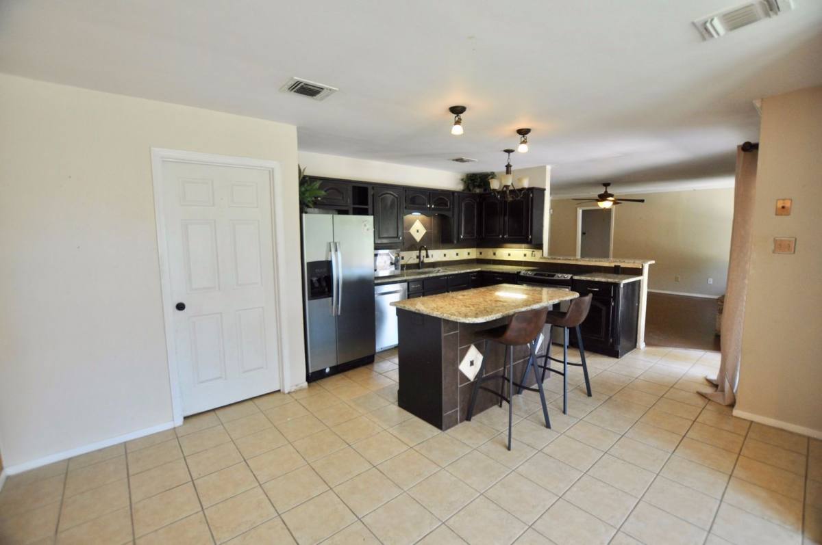 House for rent at 6212 Granbury Highway, Weatherford, TX 76087