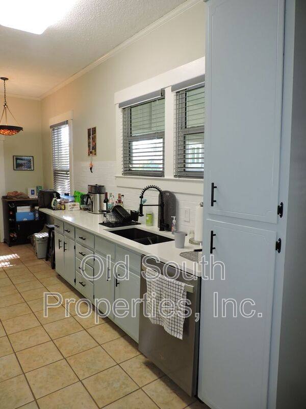 House for rent at 1704 E Lee St, Pensacola, FL 32503