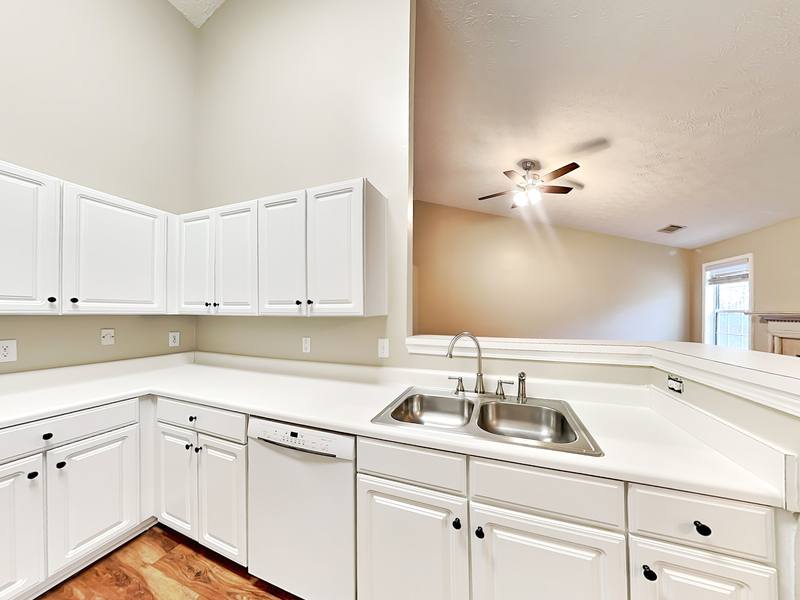 House for rent at 2490 Insdale Trace NW, Acworth, GA 30101