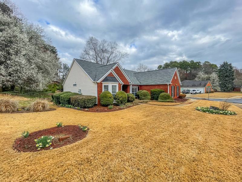 House for rent at 2490 Insdale Trace NW, Acworth, GA 30101