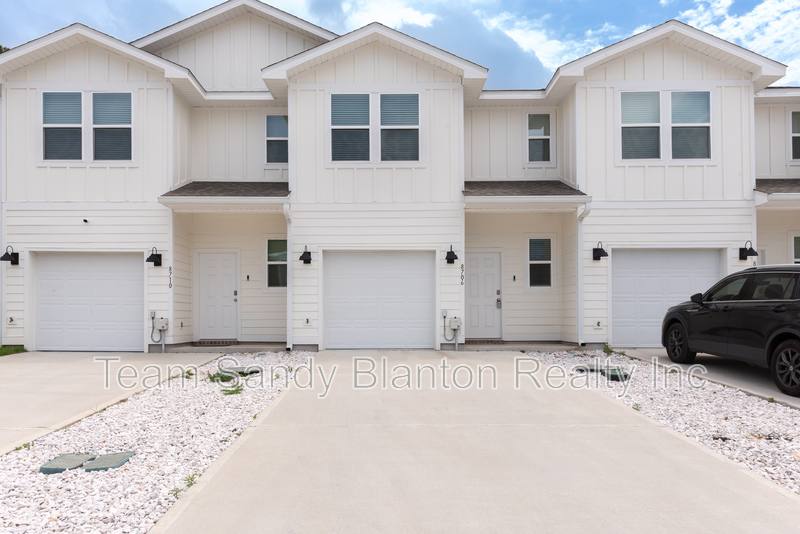 Townhouse for rent at 8706 Meadow Flower Lane, Pensacola, FL 32514