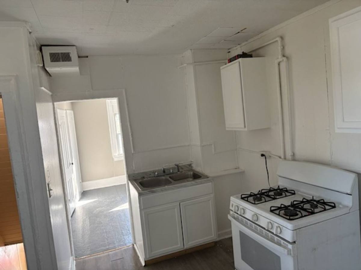 Apartment for rent at 104 Steuben St, Syracuse, NY 13208
