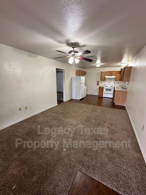 Apartment for rent at 1108 Williams Ave #C, Cleburne, TX 76033
