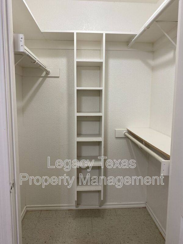 Apartment for rent at 1108 Williams Ave #C, Cleburne, TX 76033