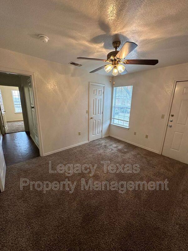 Apartment for rent at 1108 Williams Ave #C, Cleburne, TX 76033
