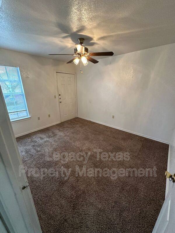Apartment for rent at 1108 Williams Ave #C, Cleburne, TX 76033