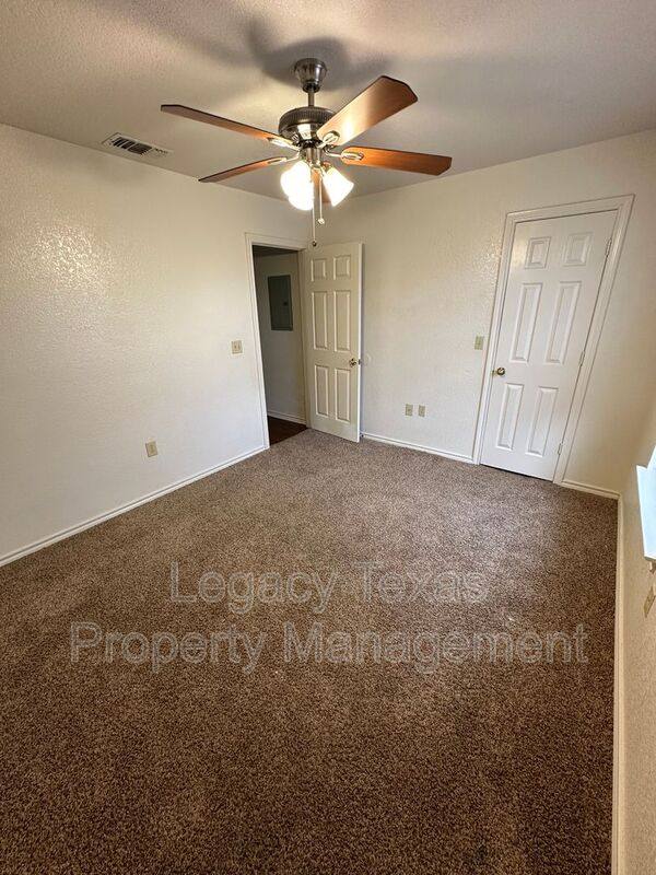 Apartment for rent at 1108 Williams Ave #C, Cleburne, TX 76033