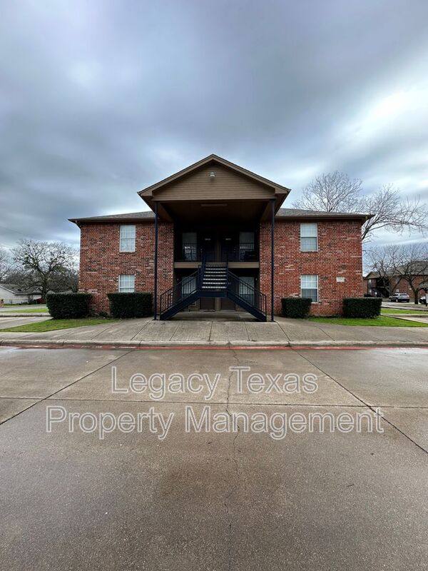 Apartment for rent at 1108 Williams Ave #C, Cleburne, TX 76033