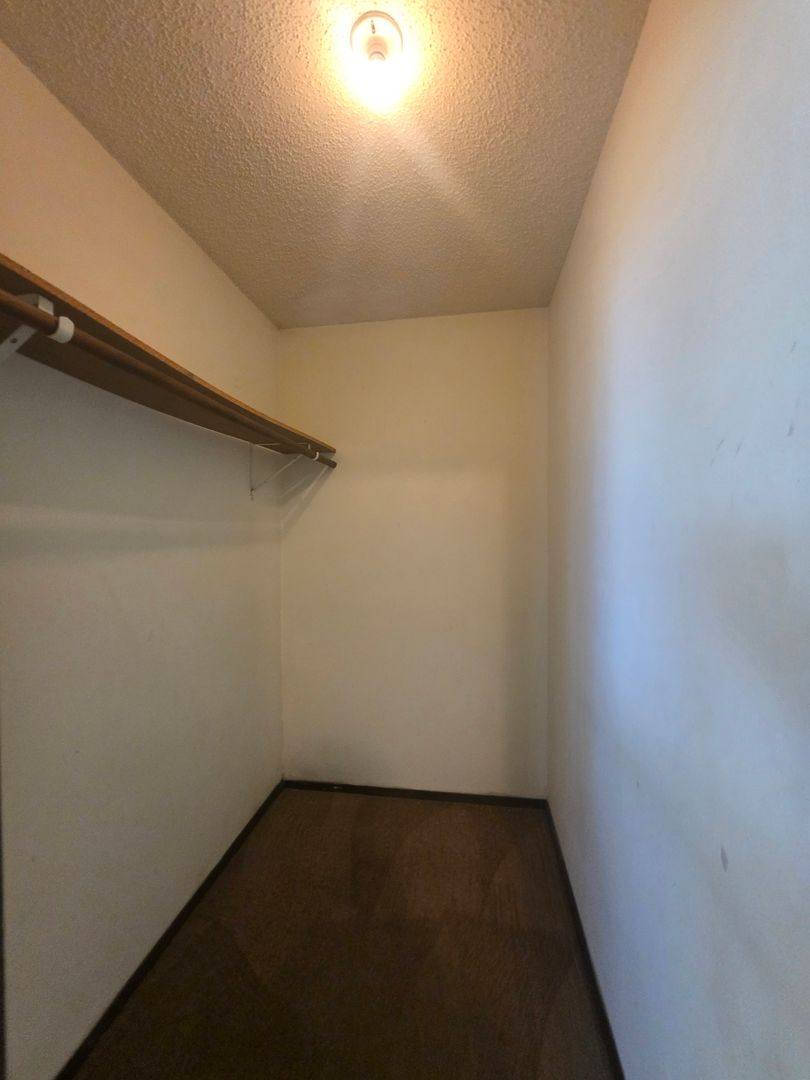Apartment for rent at 1653 Carriage Hill Dr, Waterloo, IA 50701