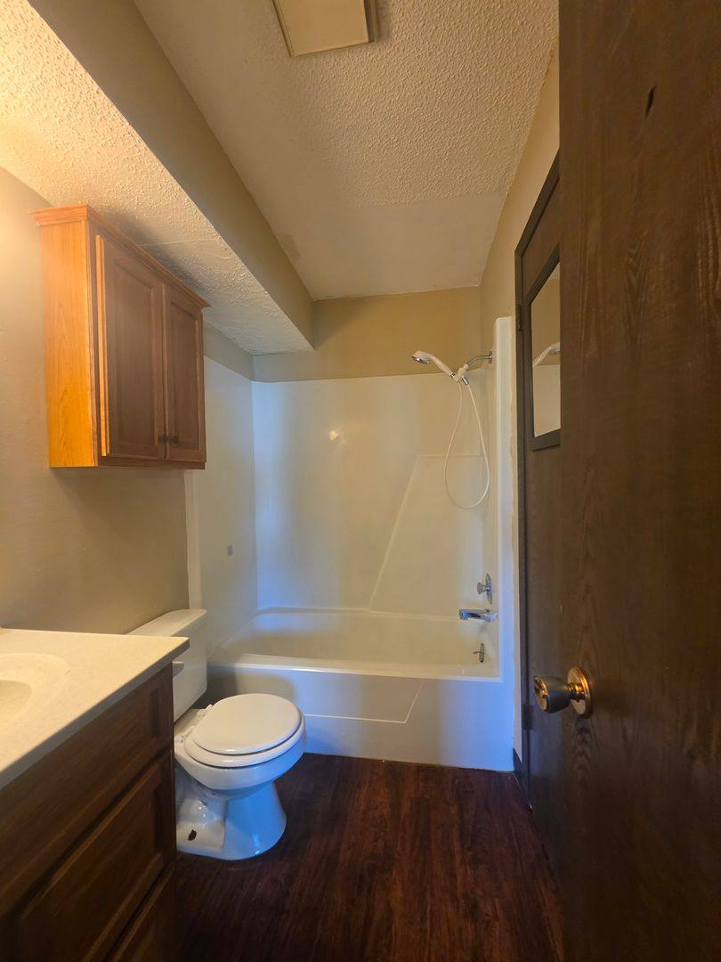 Apartment for rent at 1653 Carriage Hill Dr, Waterloo, IA 50701