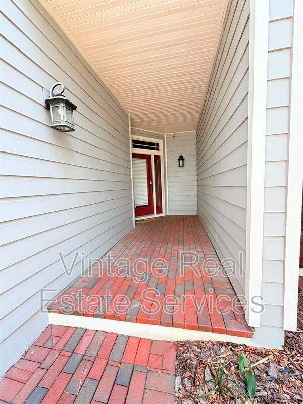 Townhouse for rent at 2856 Bayshore Trails Dr, Tampa, FL 33611