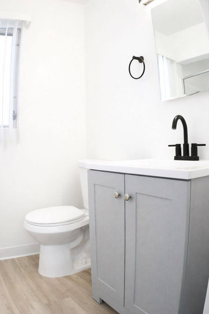 Apartment for rent at 6859-6865 Fulton Ave, North Hollywood, CA 91605
