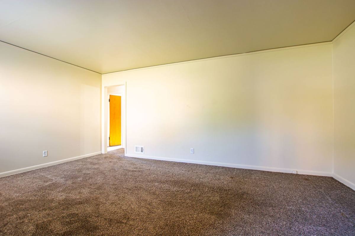 Apartment for rent at 5833-5835 Lafayette Ave, Omaha, NE 68132