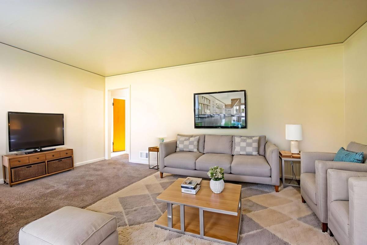 Apartment for rent at 5833-5835 Lafayette Ave, Omaha, NE 68132