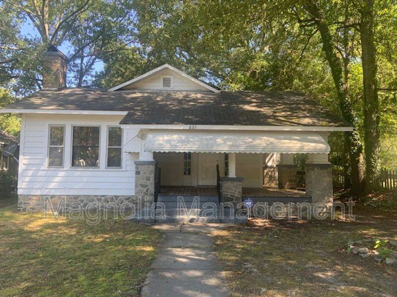 House for rent at 621 E Montgomery St, Henderson, NC 27536