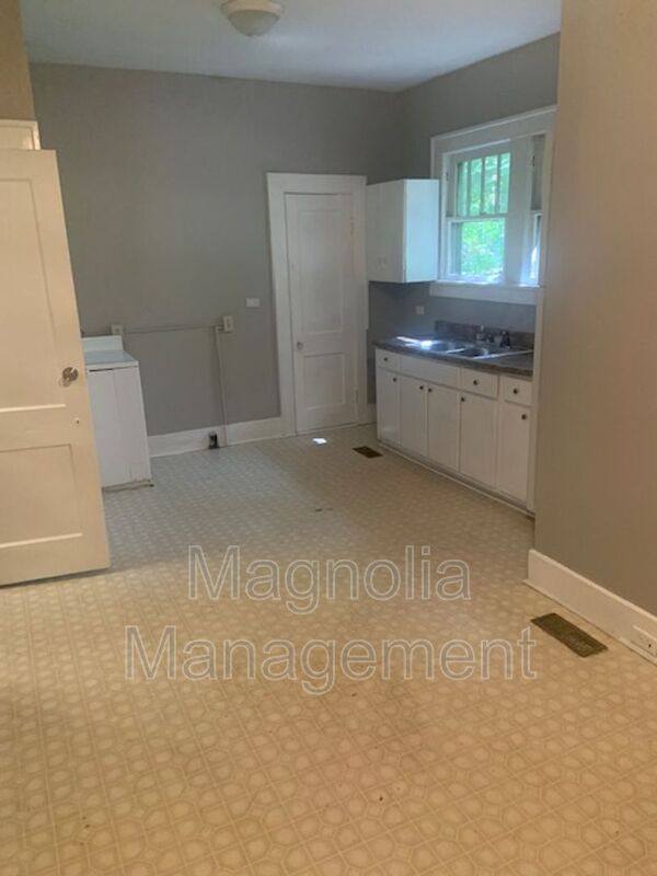 House for rent at 621 E Montgomery St, Henderson, NC 27536