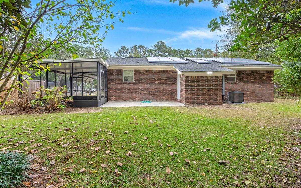 House for rent at 426 Longleaf Dr, Summerville, SC 29483