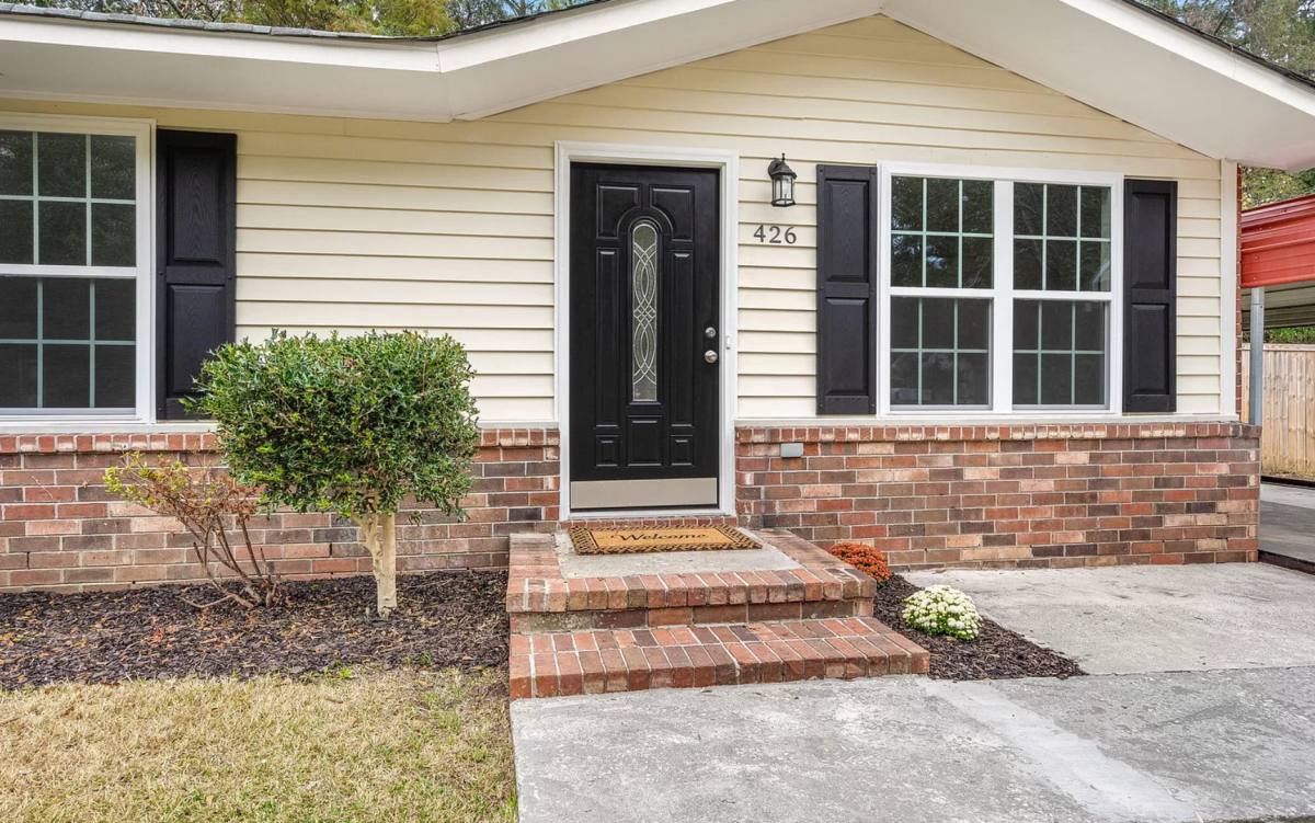 House for rent at 426 Longleaf Dr, Summerville, SC 29483