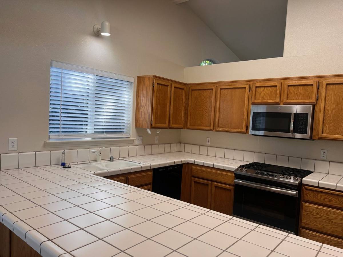 House for rent at 3257 Seedling Dr, Redding, CA 96001