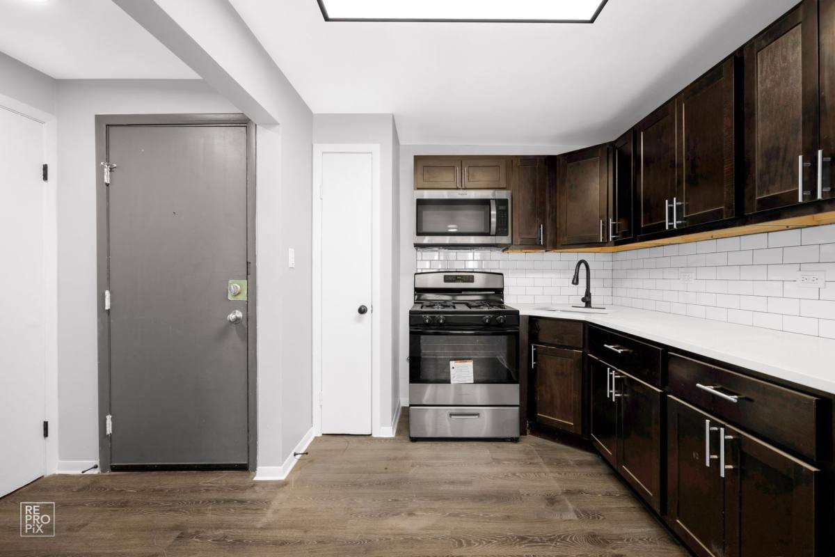 Apartment for rent at 8935-39 S Dauphin Ave, Chicago, IL 60619