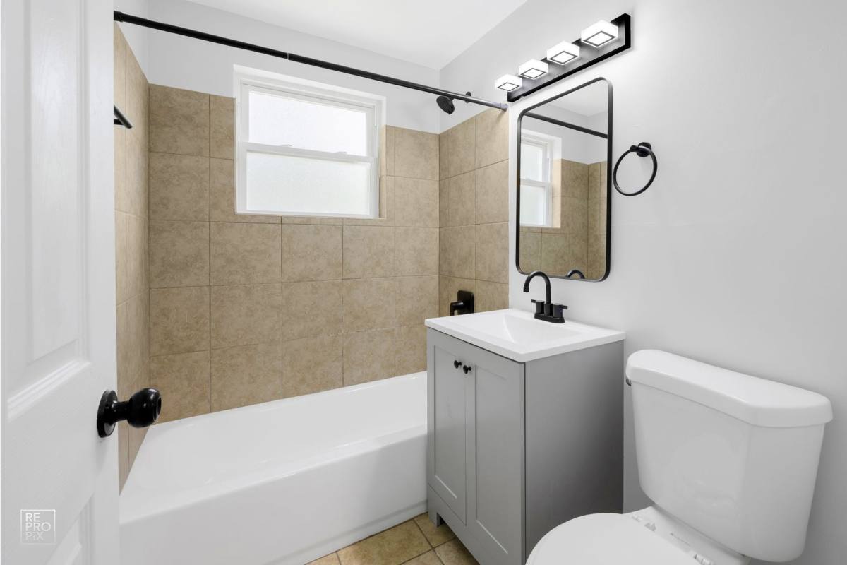 Apartment for rent at 8935-39 S Dauphin Ave, Chicago, IL 60619