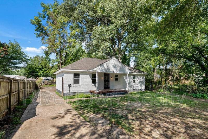 House for rent at 810 Indian Dr, Memphis, TN 38122