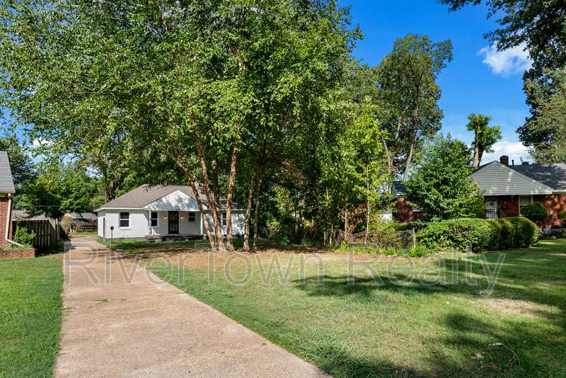 House for rent at 810 Indian Dr, Memphis, TN 38122