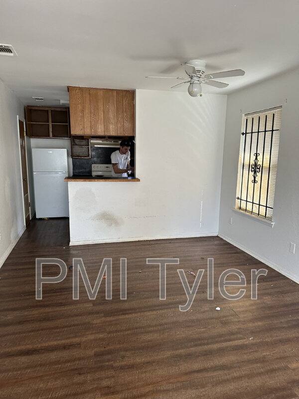 Apartment for rent at 2717 W Shaw St, Tyler, TX 75701