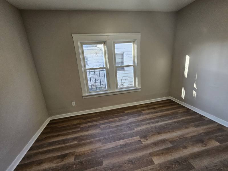 Apartment for rent at 403-405 E 152nd St #2, Cleveland, OH 44110