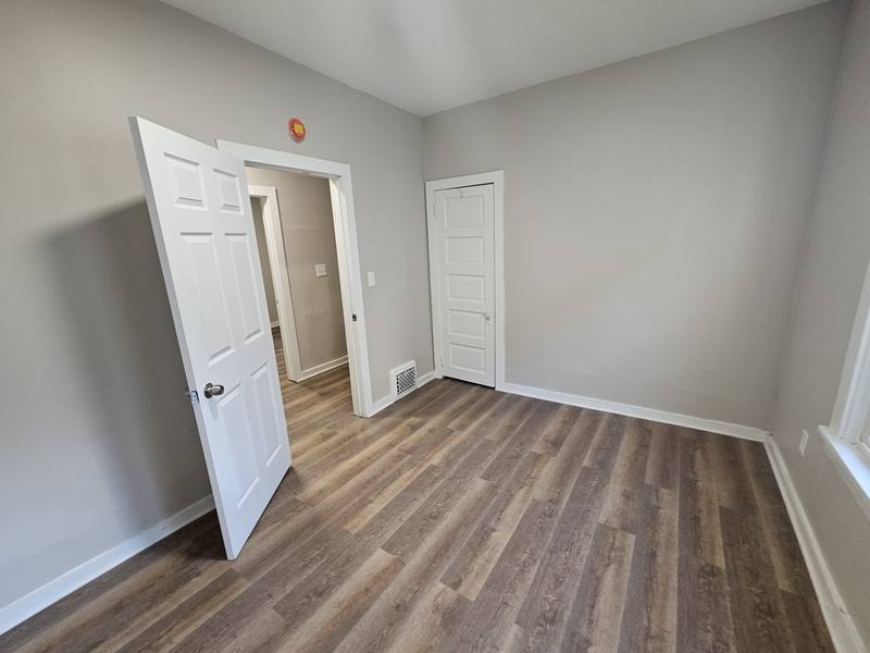 Apartment for rent at 403-405 E 152nd St #2, Cleveland, OH 44110