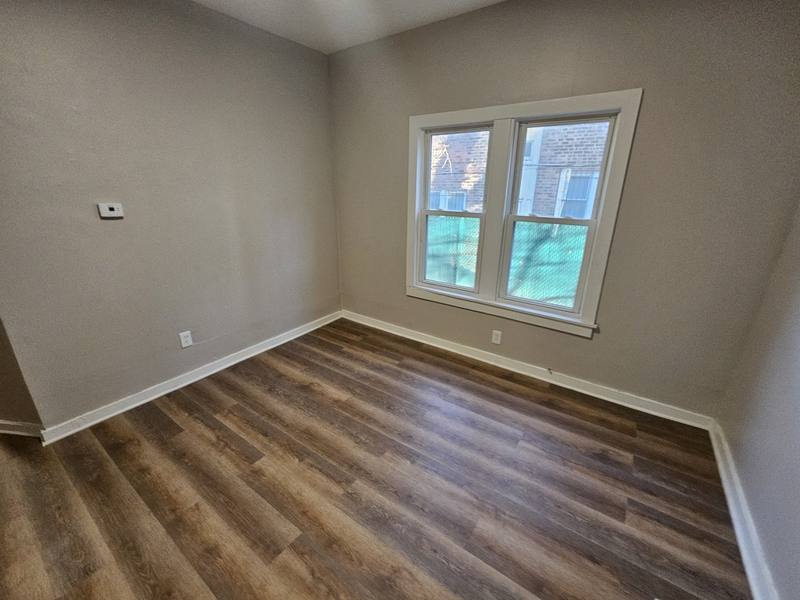 Apartment for rent at 403-405 E 152nd St #2, Cleveland, OH 44110
